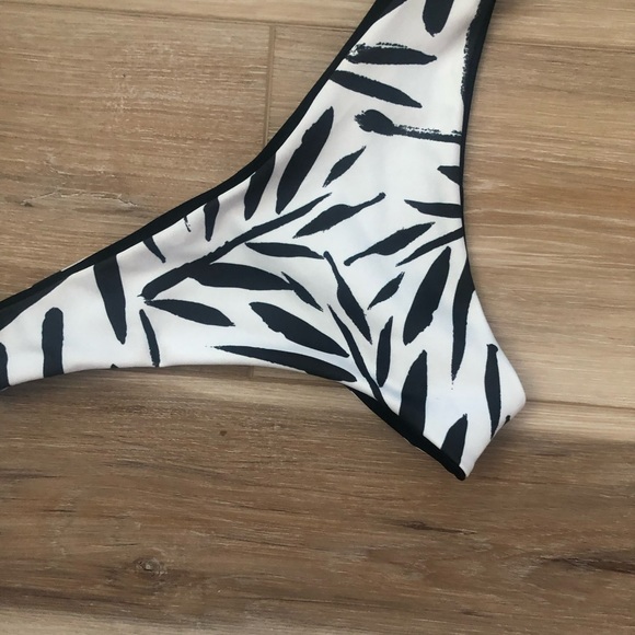 LSea Zebra Print Cheeky Bikini Bottom M NWT - Picture 2 of 6
